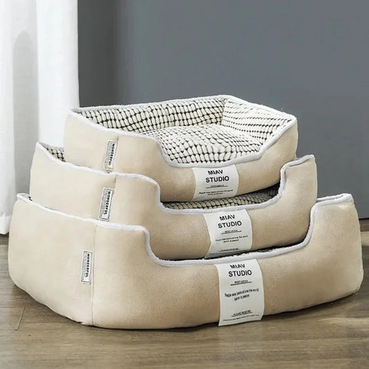 Wasbare gevoerde pluche hondenmand